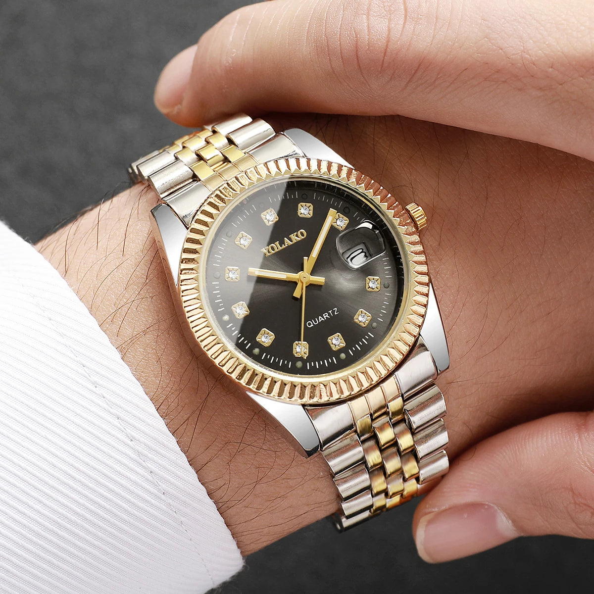 Luxury Men Business Watches Fashion Rhinestone Women Quartz Watch with Calendar Clock Gift(Without Box)