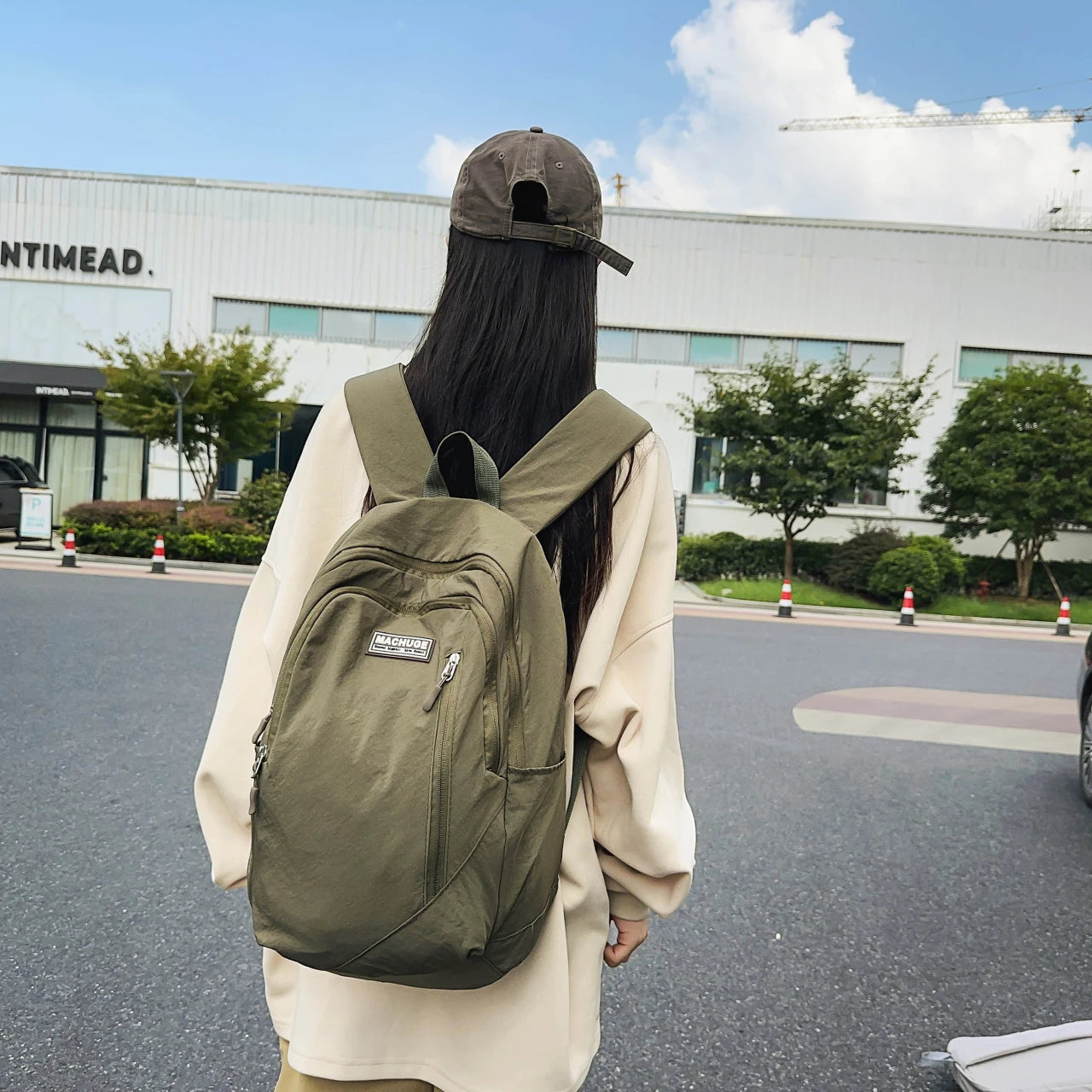 Backpack simple and large-capacity men's and women's travel backpacks leisure summer students waterproof spine backpack.
