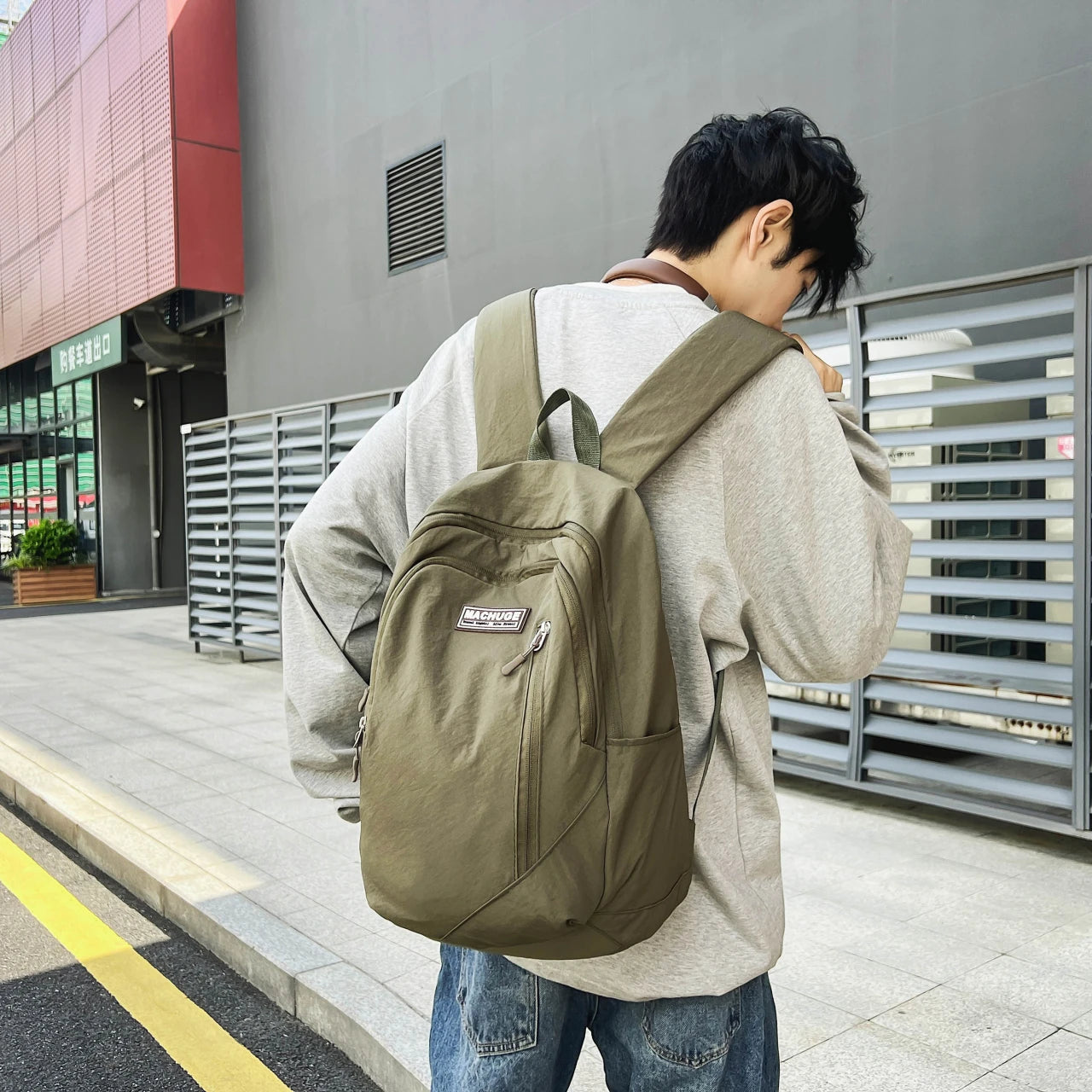 Backpack simple and large-capacity men's and women's travel backpacks leisure summer students waterproof spine backpack.