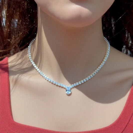 A rhinestone necklace for women, suitable for dates, vacations, and daily wear