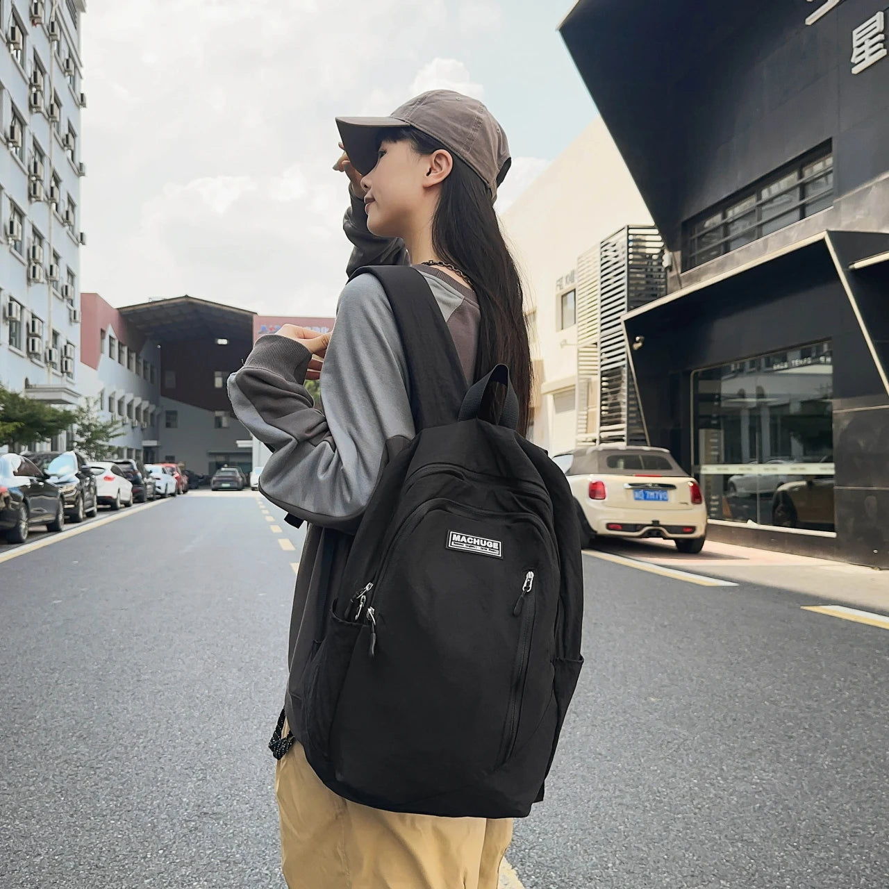 Backpack simple and large-capacity men's and women's travel backpacks leisure summer students waterproof spine backpack.