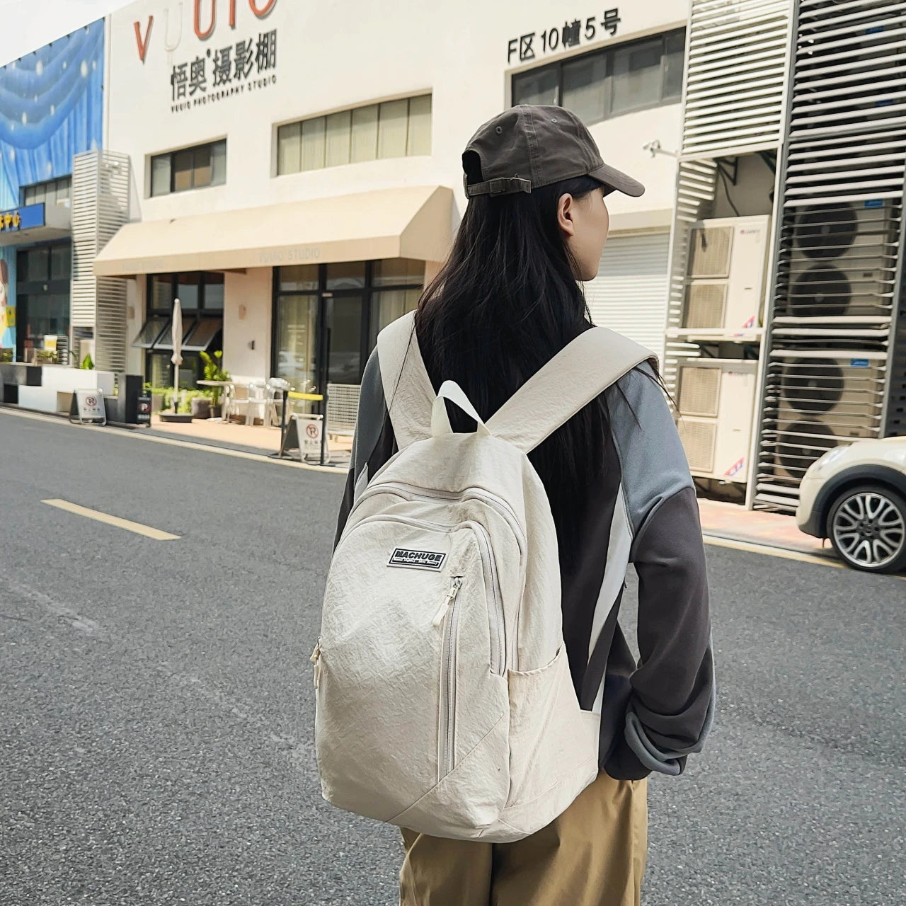 Backpack simple and large-capacity men's and women's travel backpacks leisure summer students waterproof spine backpack.